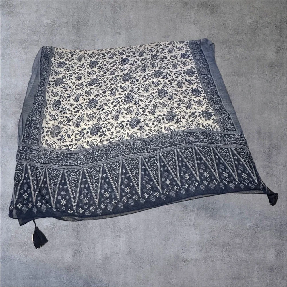 Scarf Womens 70x40 Navy Blue/Cream Excellent Batik Floral Tassel‎ Lightweight